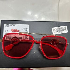 Versace Red Medusa Sunglasses – Oversized Square Designer Shades (Unisex, NWOT)